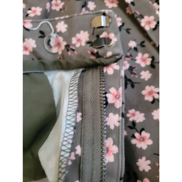 TINSEL Floral Cotton Pattern Short Size 27 Has Stretch 🤩 Washed Not Worn - Picture 7 of 9